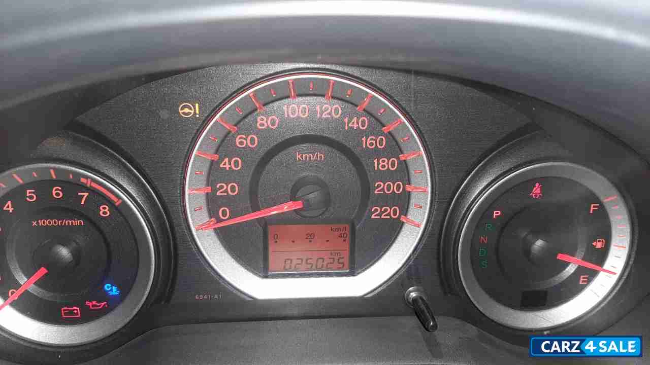 Golden Honda City 1.5 V AT