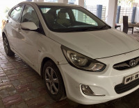 White Hyundai Verna EX 1.4L U2 CRDi Diesel