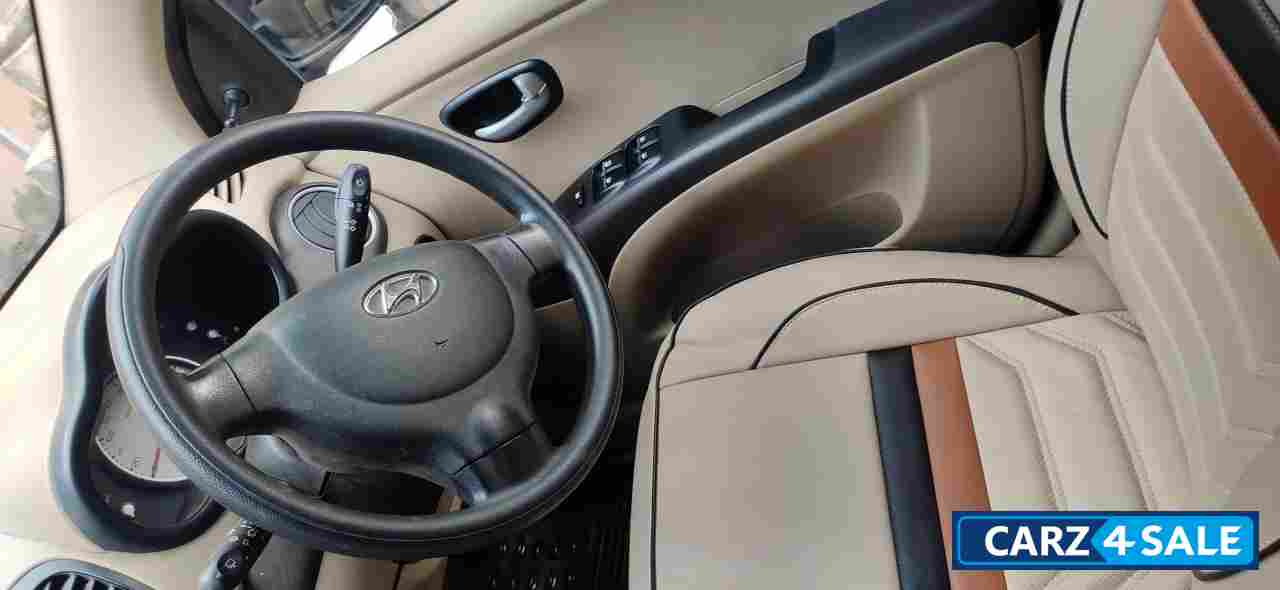 Blue Hyundai i10 1.1 Magna