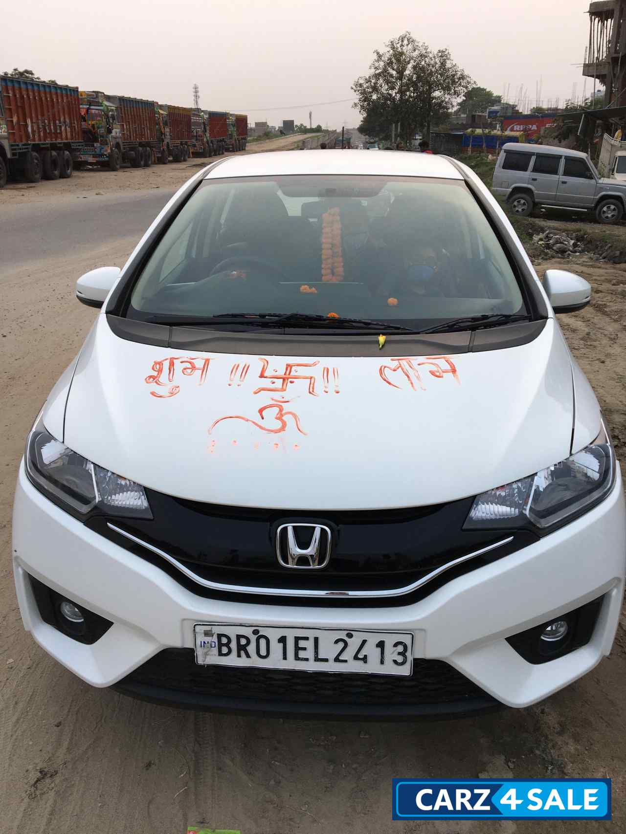 Pearl White Honda Jazz VX CVT Petrol