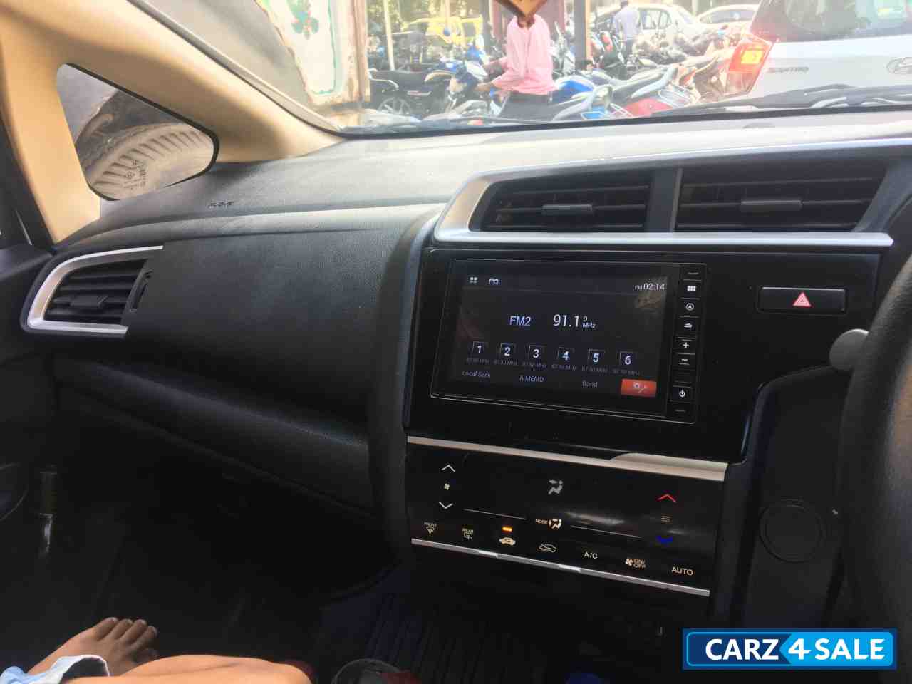 Pearl White Honda Jazz VX CVT Petrol