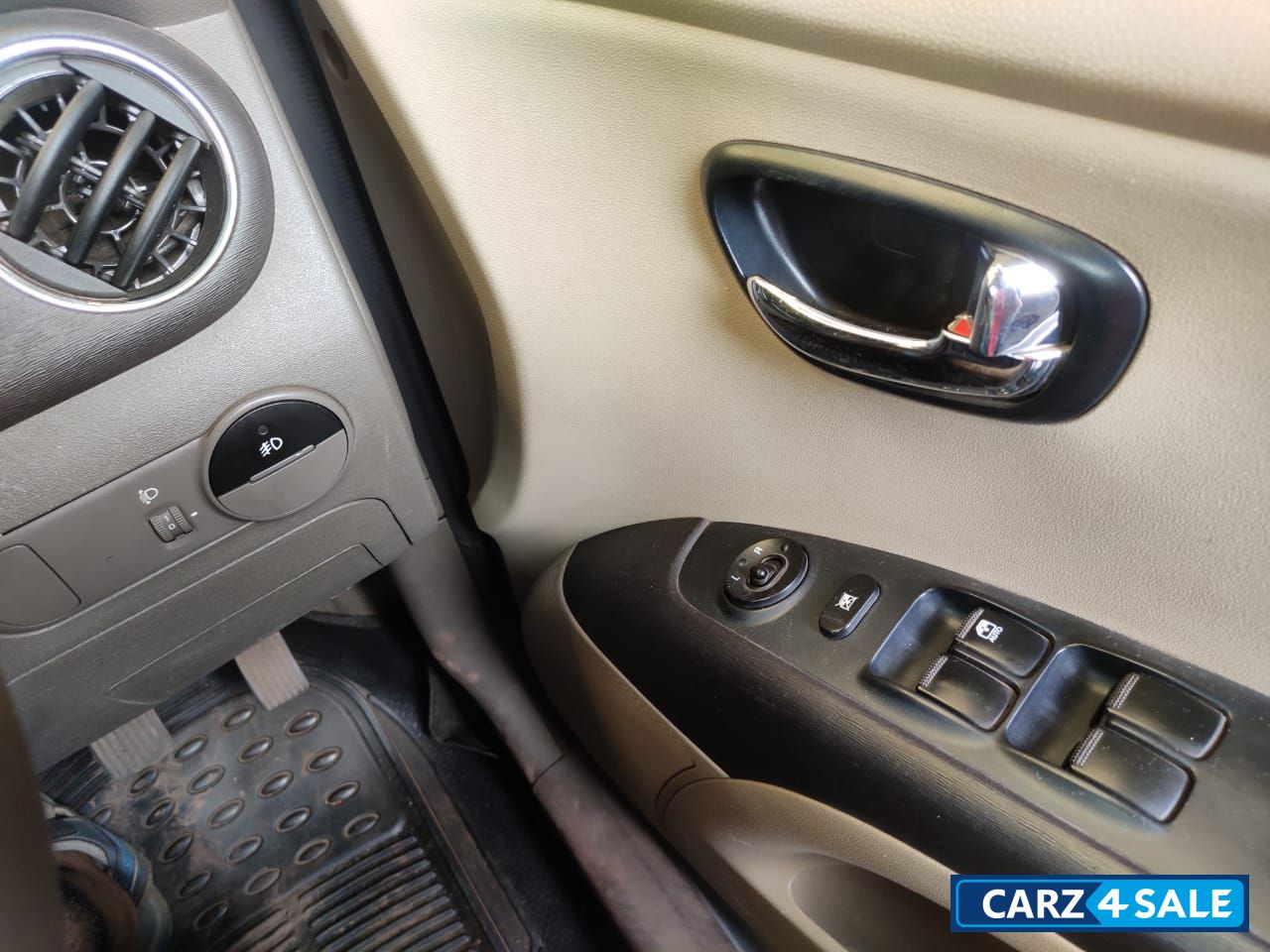 Ice Silver Hyundai Grand i10 Sportz 1.2 Kappa Dual VTVT Petrol