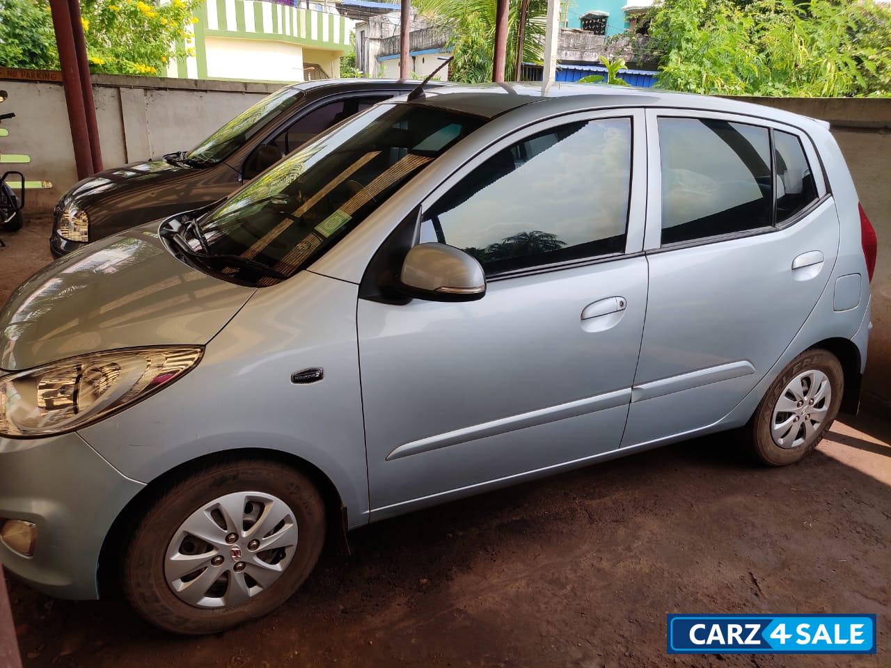 Ice Silver Hyundai Grand i10 Sportz 1.2 Kappa Dual VTVT Petrol