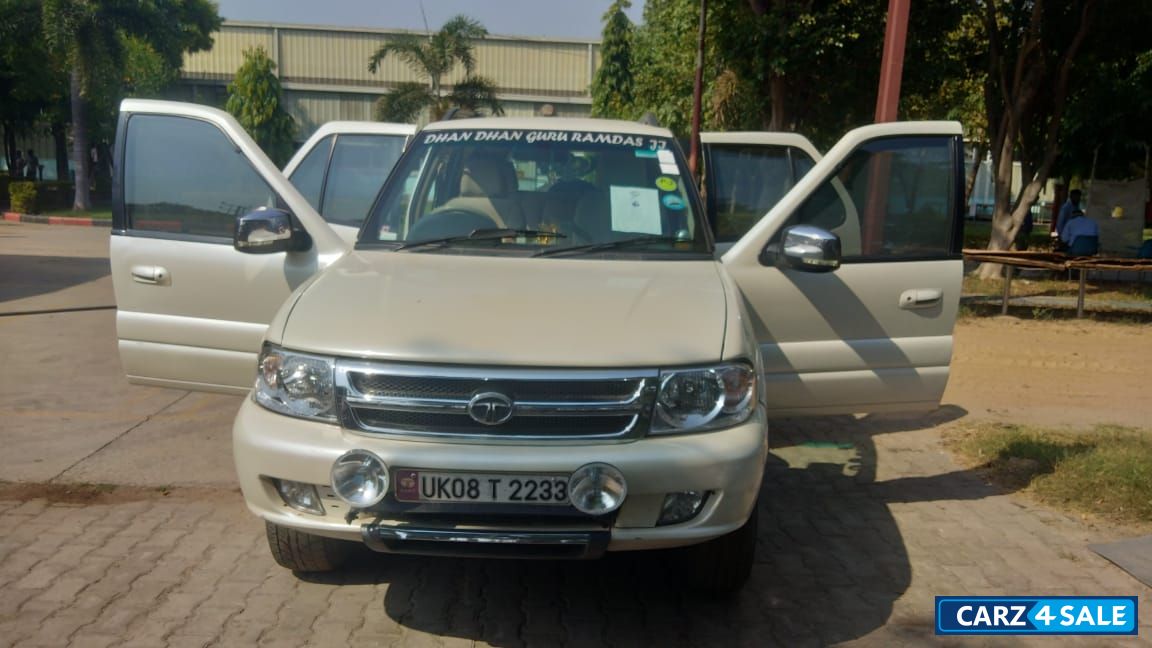 White Tata Safari Storme VX 4x2 BS4