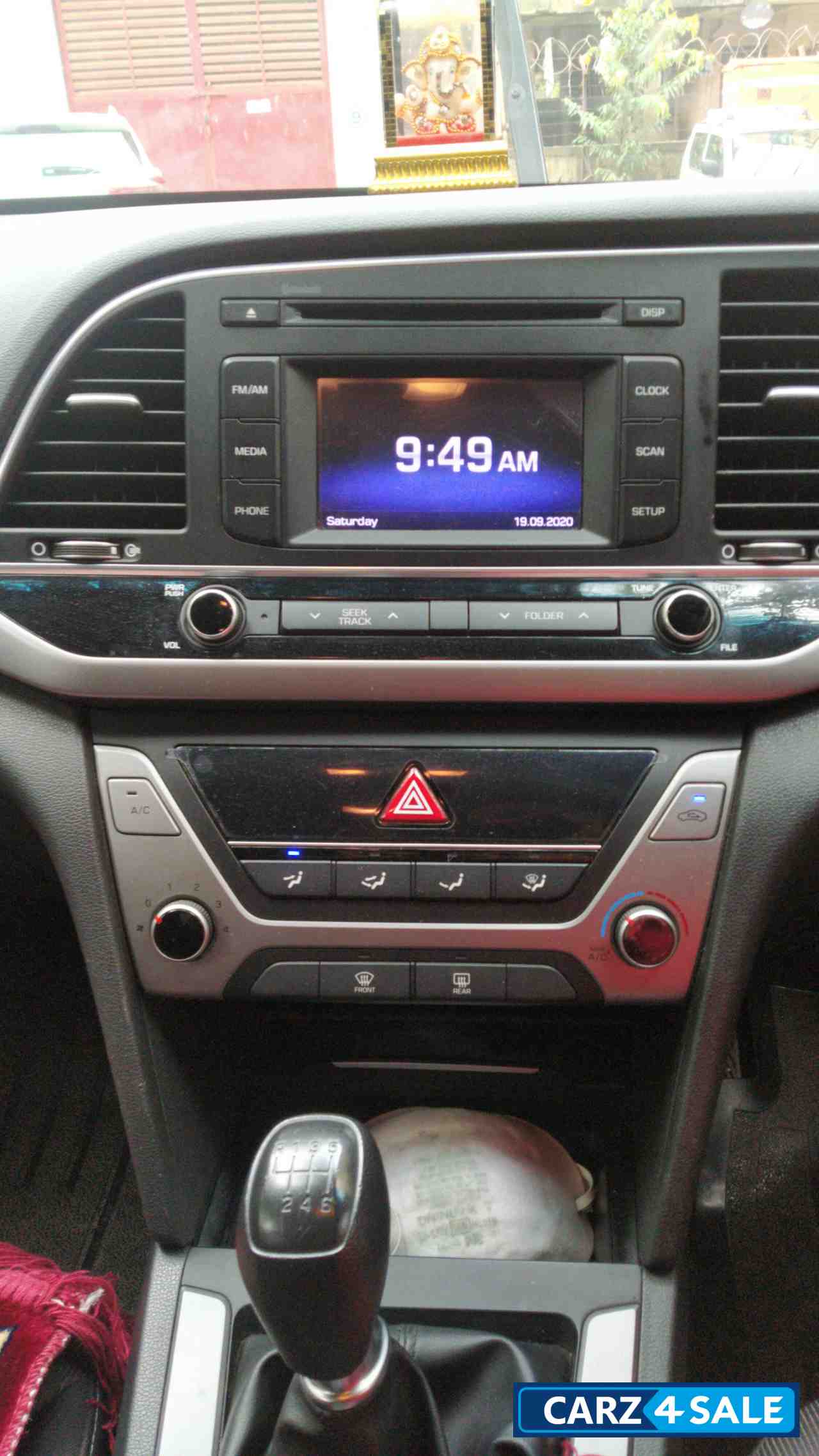 Silver Grey Hyundai Elantra S NU 2.0 VTVT Petrol