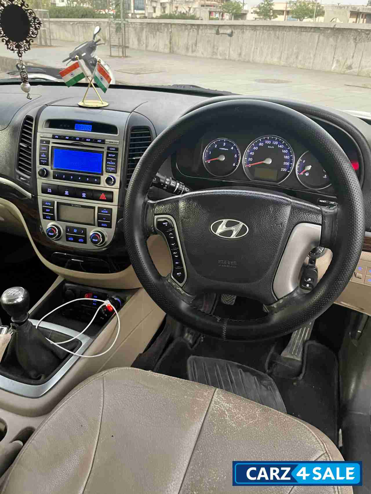 Hyundai Santa Fe 2WD MT