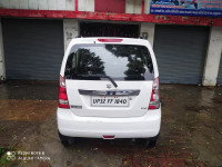 White Maruti Suzuki Wagon R VXI