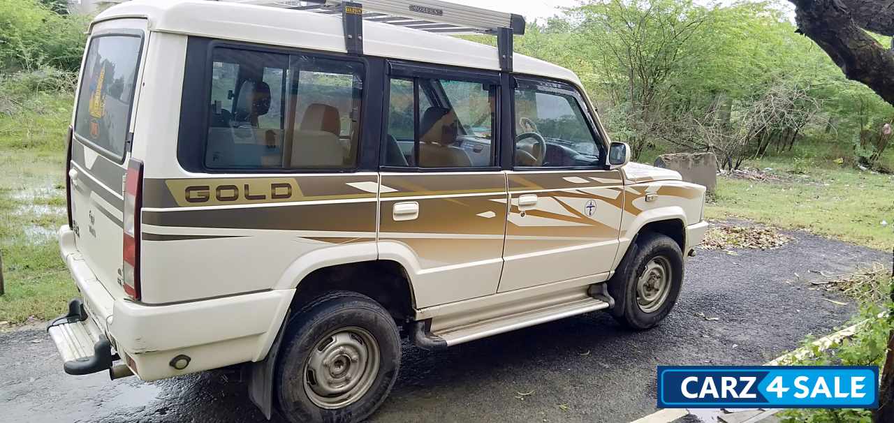 White Tata Sumo Gold EX BS-III