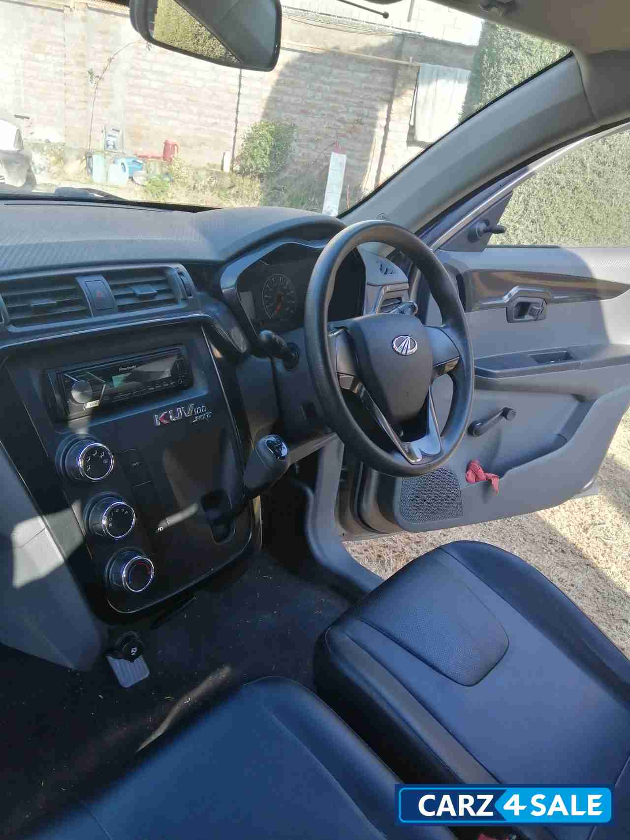 Mahindra KUV100 K2 6 STR Mahindra KUV100 K2 6 STR