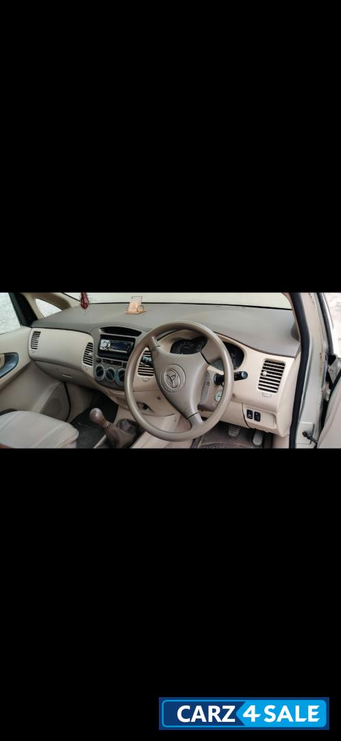 Toyota Innova 2.5 G1 Toyota Innova 2.5 G1