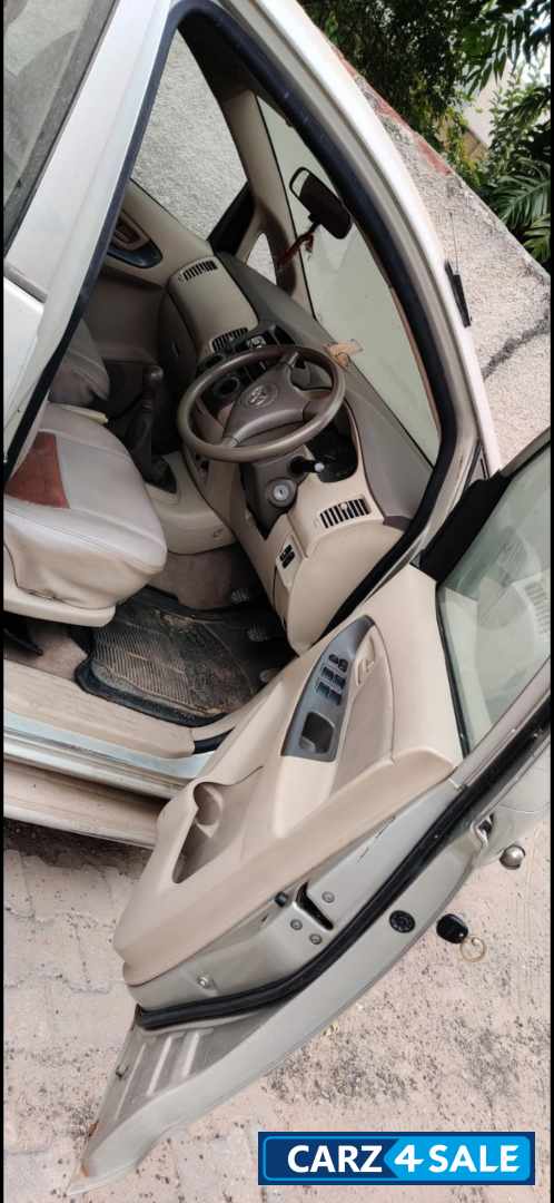 Toyota Innova 2.5 G1 Toyota Innova 2.5 G1