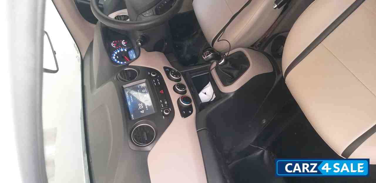 White Hyundai Xcent SX 1.2 U2 CRDi Diesel