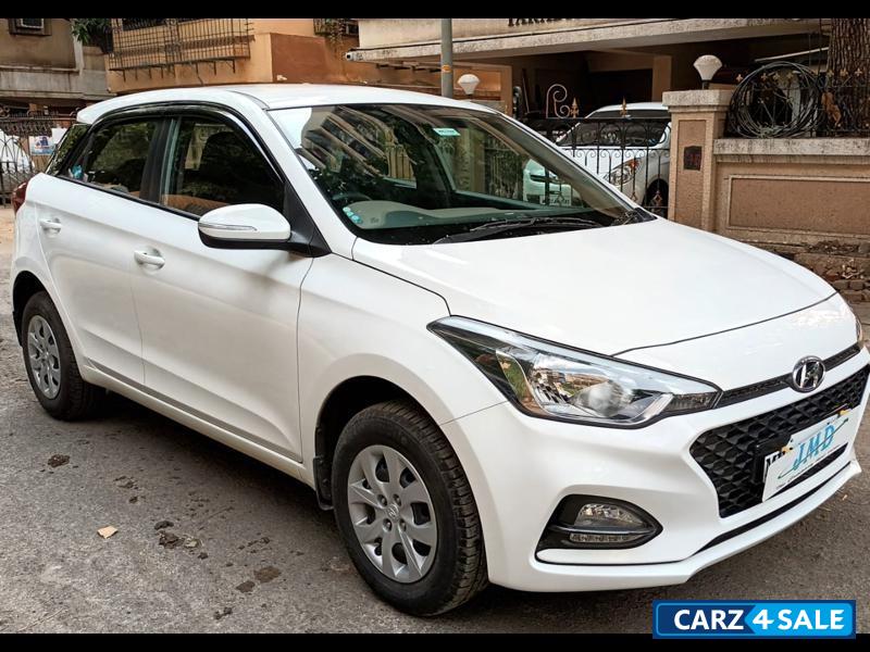 White Hyundai Elite i20 Sportz 1.2