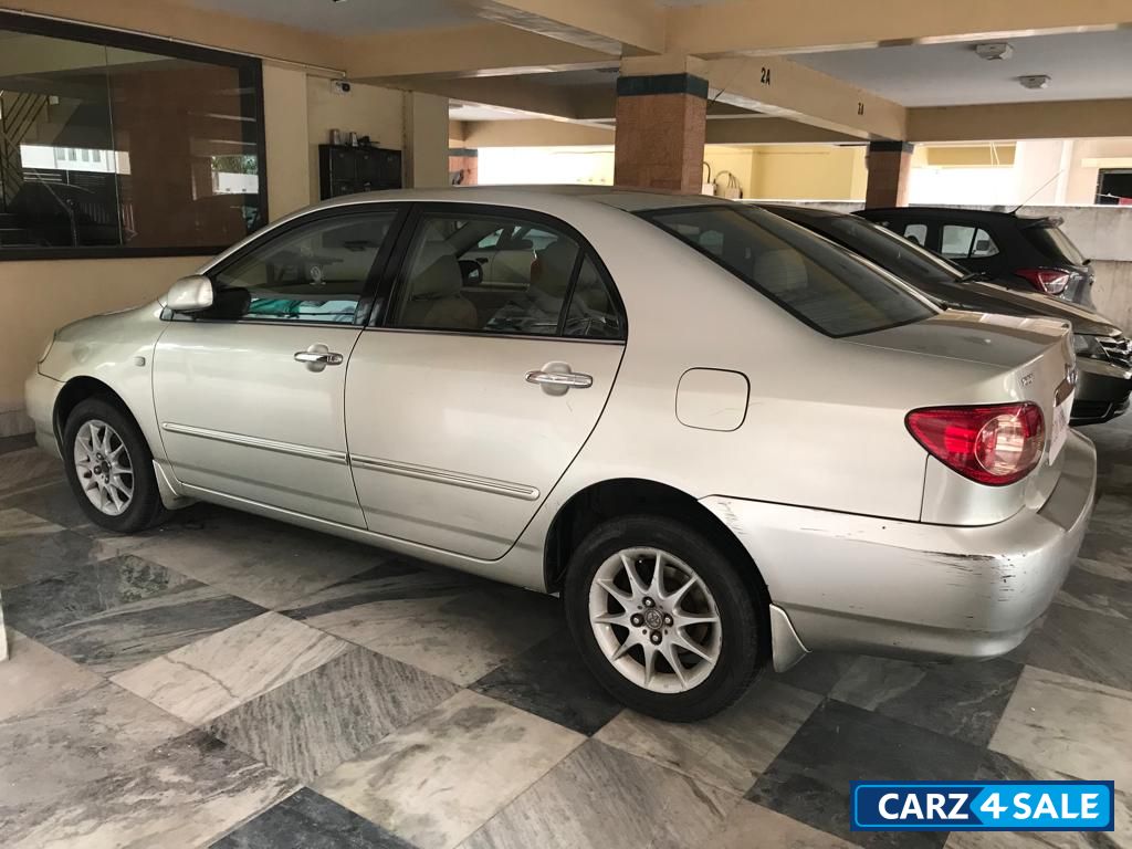 Silver Toyota Corolla H5 1.8E