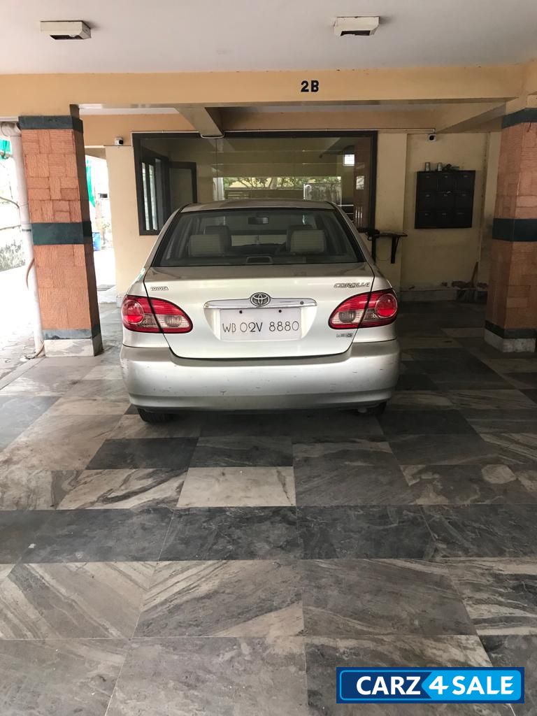 Silver Toyota Corolla H5 1.8E Silver Toyota Corolla H5 1.8E