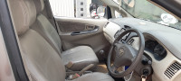 Toyota Innova 2.5 G 8 STR BS-IV