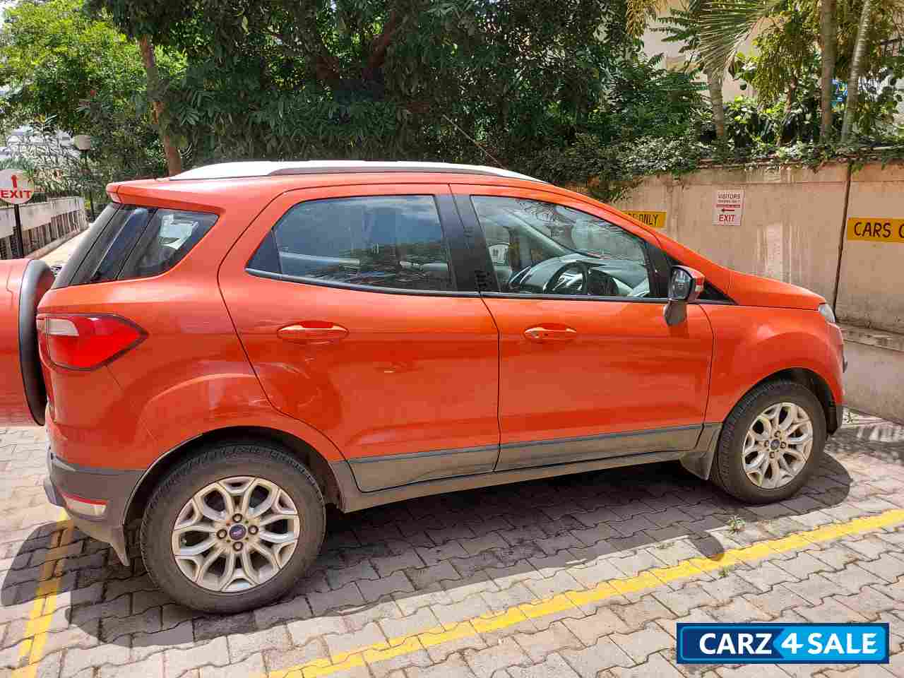Mars Red Ford EcoSport 1.5 Diesel Titanium Plus MT Mars Red Ford EcoSport 1.5 Diesel Titanium Plus MT