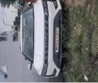 Whitw Mahindra XUV300 W6 P 2WD Petrol