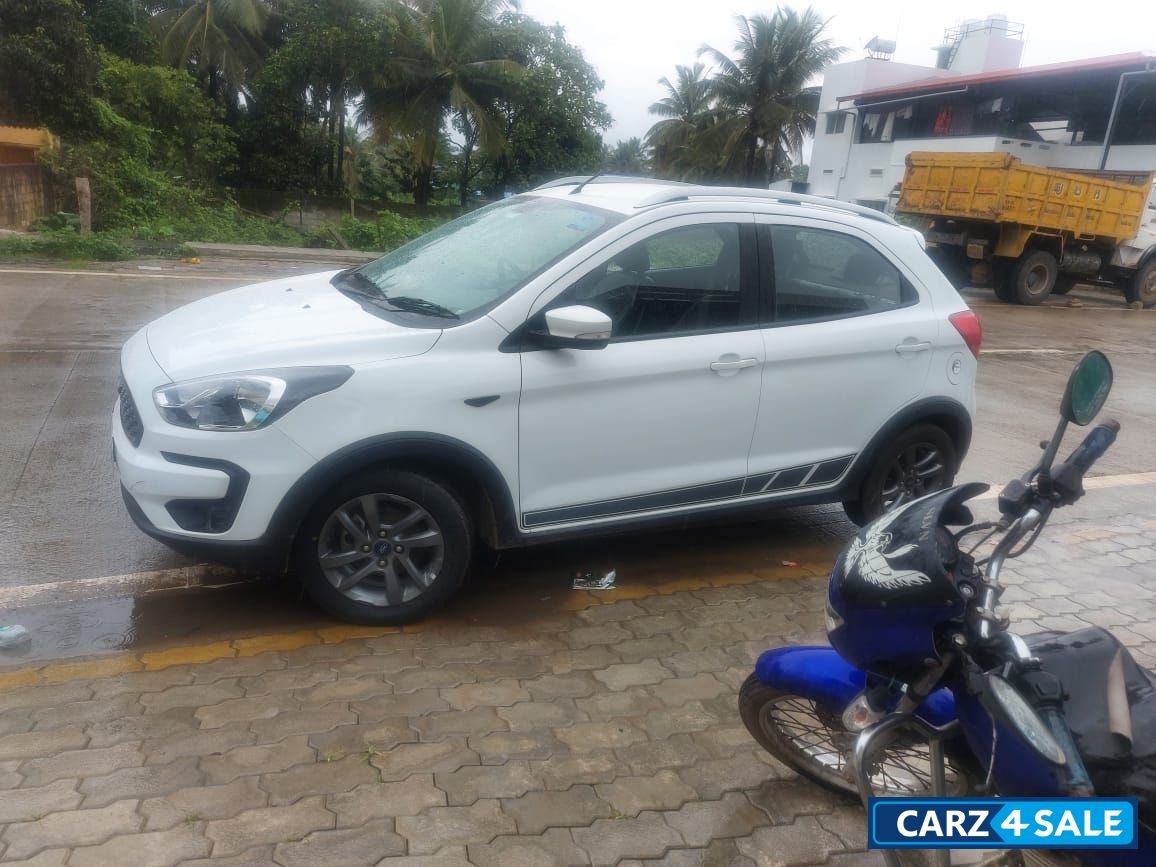 Ford Freestyle 1.2 Petrol Titanium MT Ford Freestyle 1.2 Petrol Titanium MT