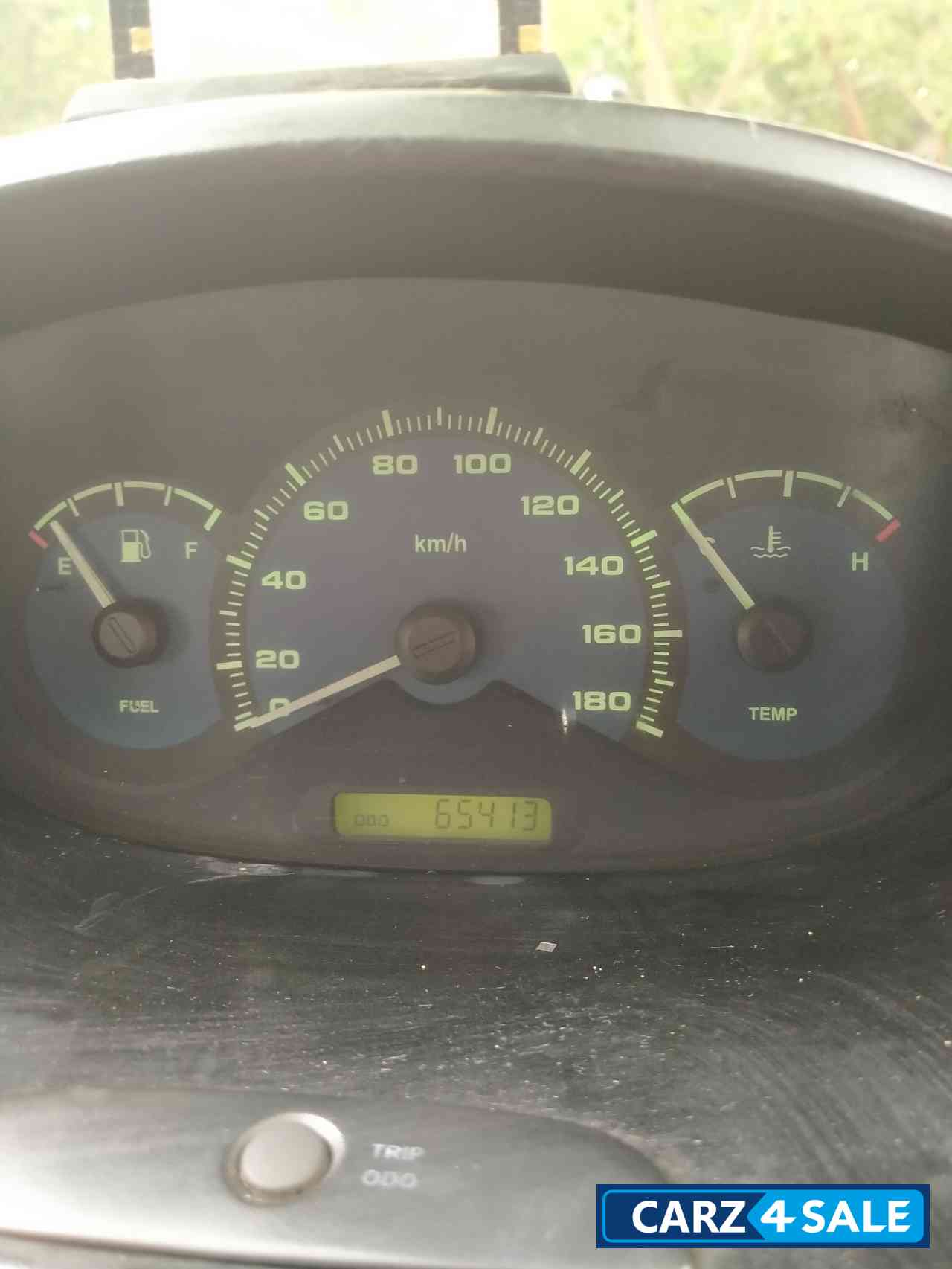 Biege Chevrolet Spark Biege Chevrolet Spark