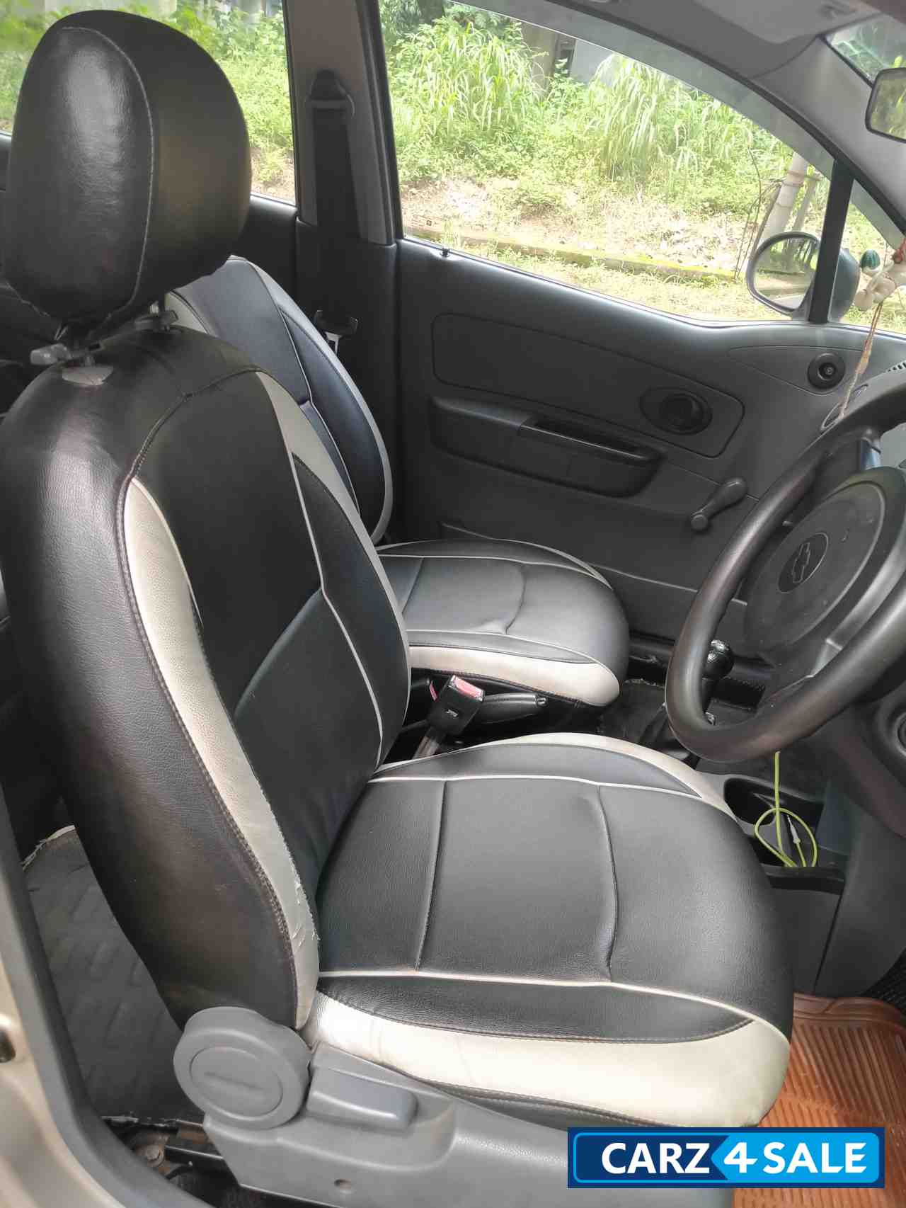 Biege Chevrolet Spark Biege Chevrolet Spark