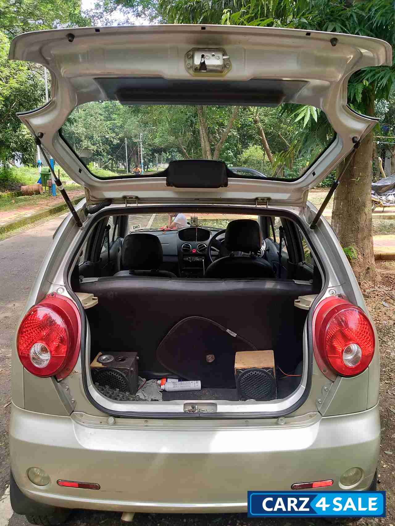 Biege Chevrolet Spark Biege Chevrolet Spark