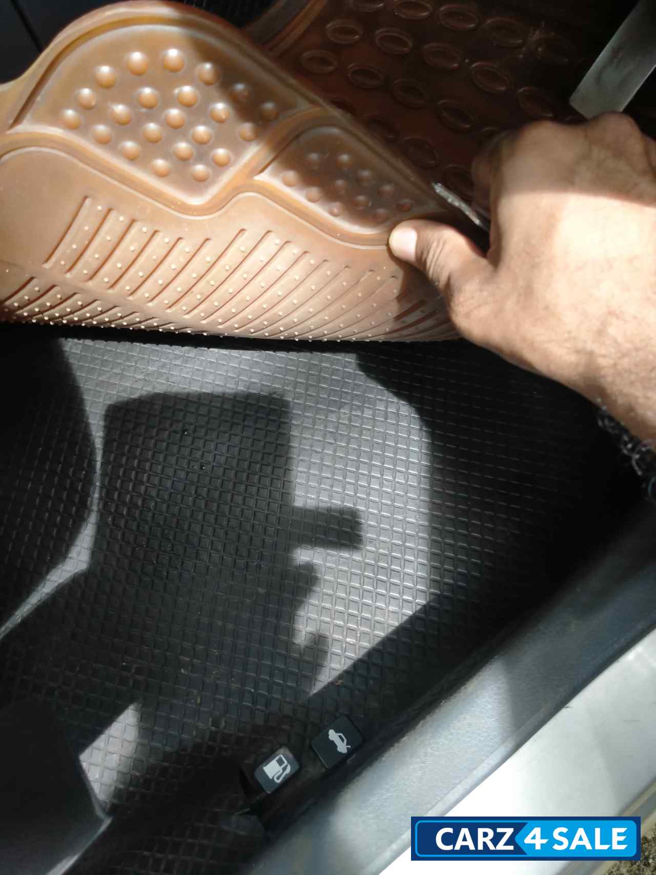 Biege Chevrolet Spark Biege Chevrolet Spark