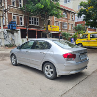 Silver Honda City 1.5 V MT