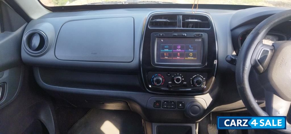 White Renault Kwid 1.0 RXT Opt