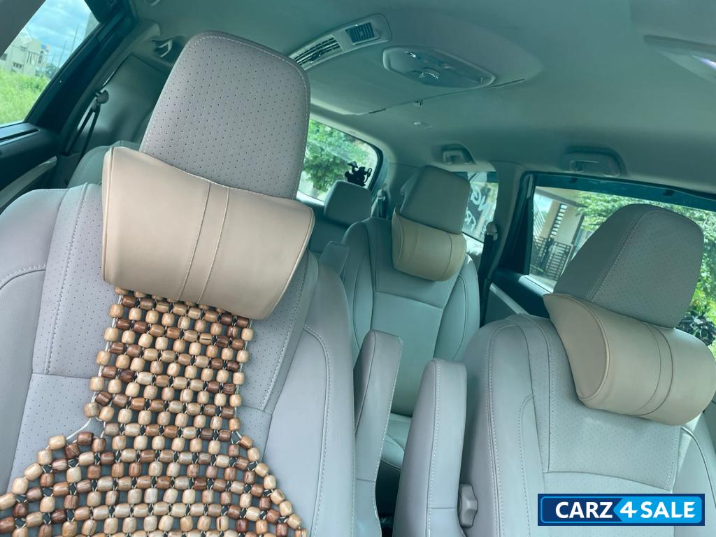 Aqua Marine Mahindra Marazzo M8 7 seater