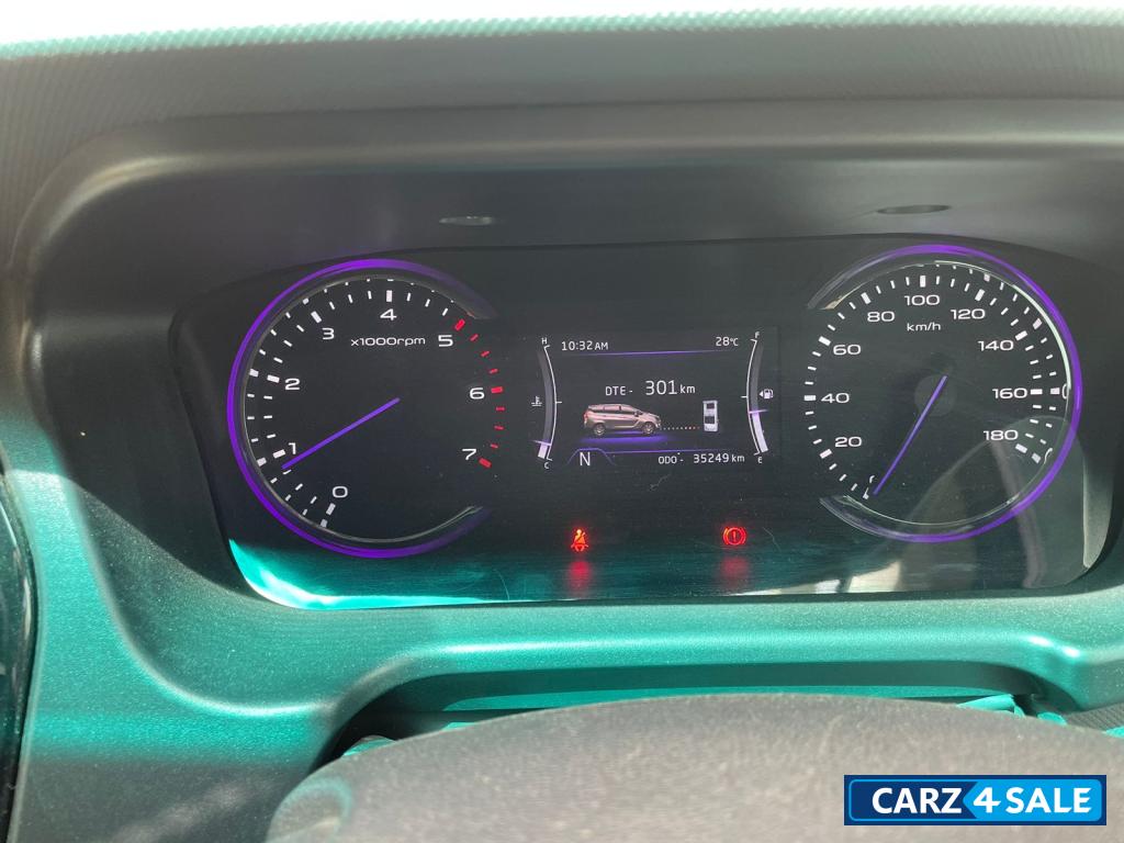 Aqua Marine Mahindra Marazzo M8 7 seater