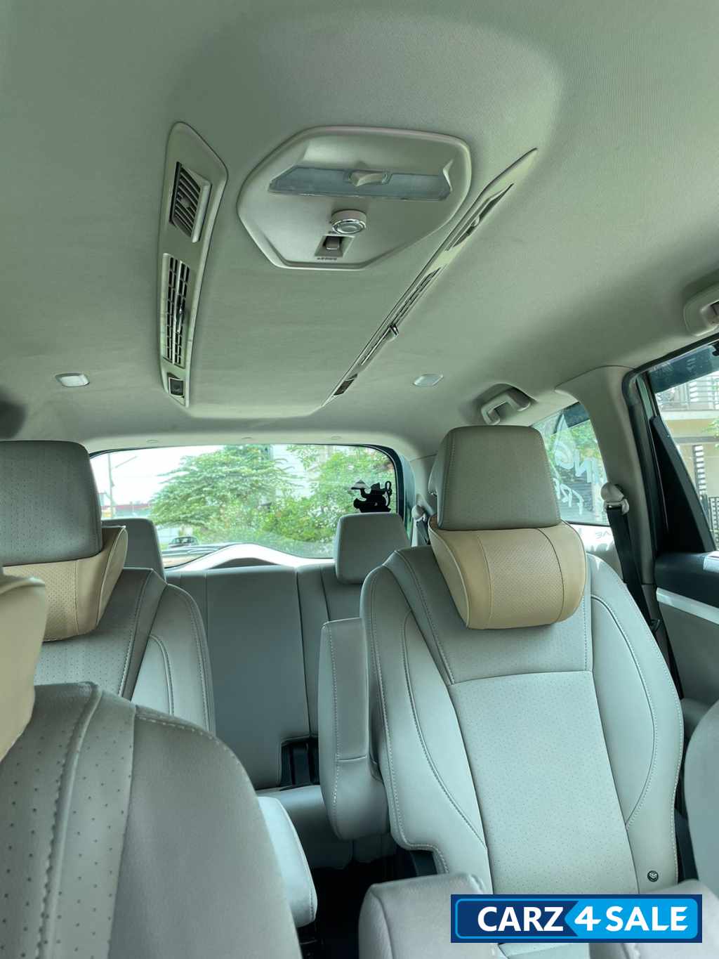 Aqua Marine Mahindra Marazzo M8 7 seater