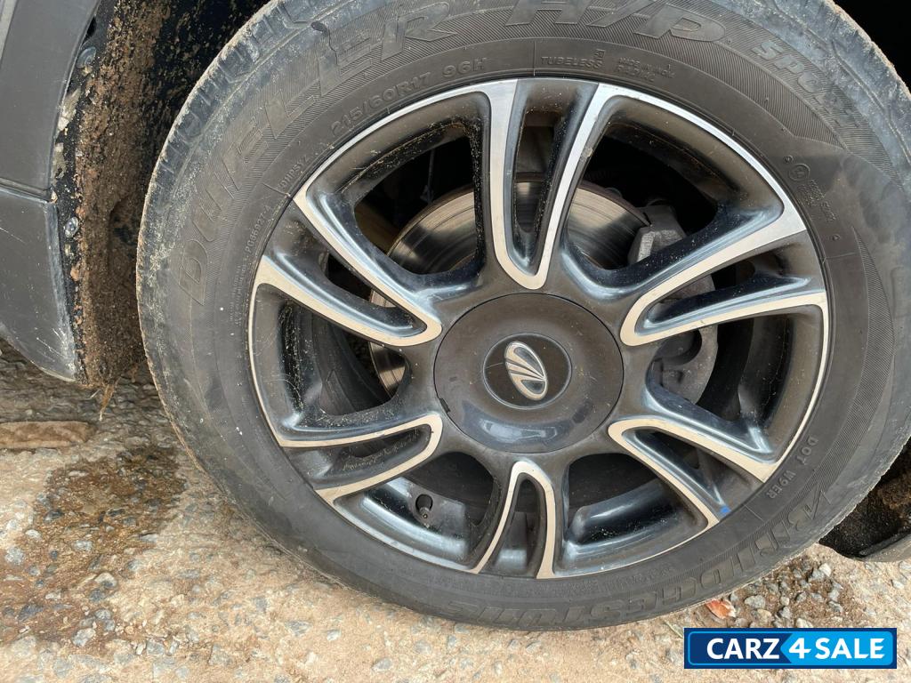 Aqua Marine Mahindra Marazzo M8 7 seater