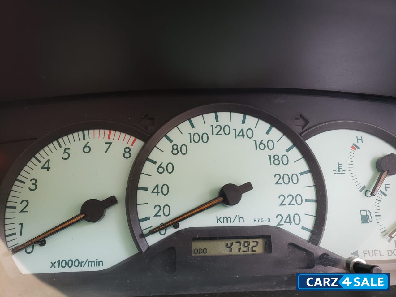 Beige Toyota Corolla H1 1.8J Beige Toyota Corolla H1 1.8J