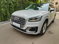 White Audi Q2