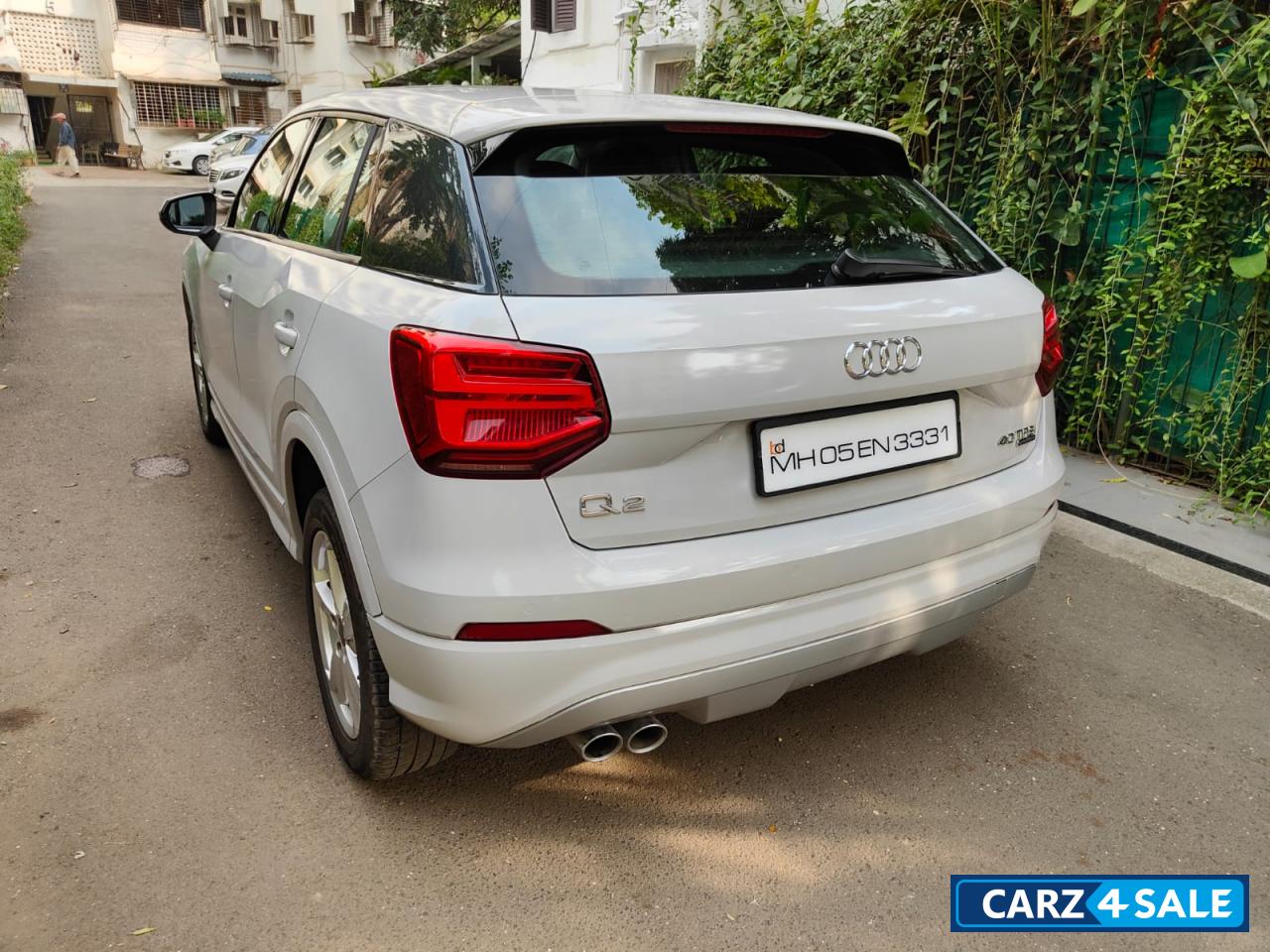 White Audi Q2