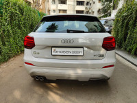 White Audi Q2