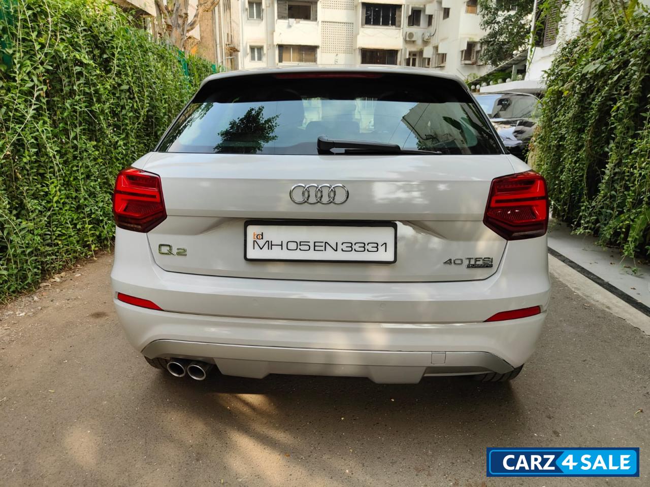 White Audi Q2