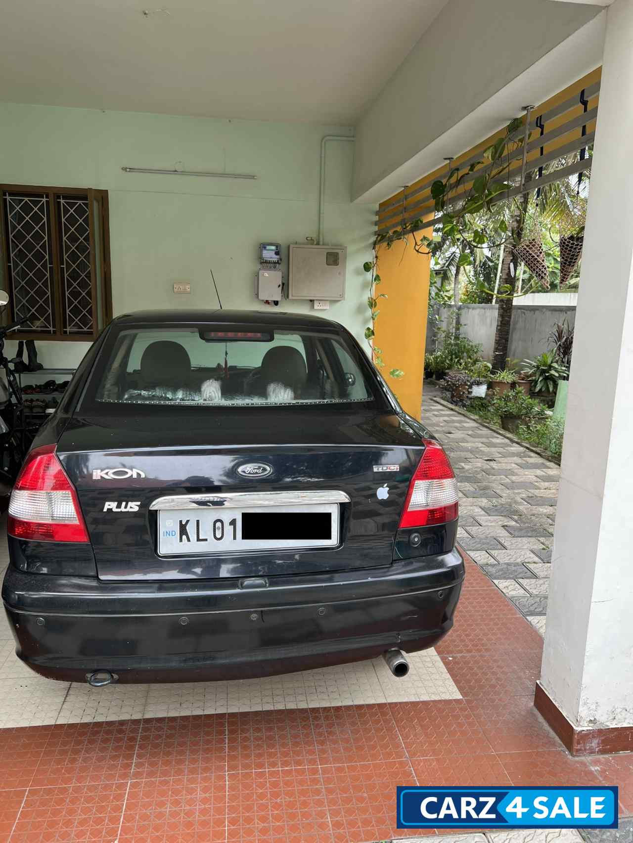 Black Ford Ikon DuraTorq 1.4 TDCi