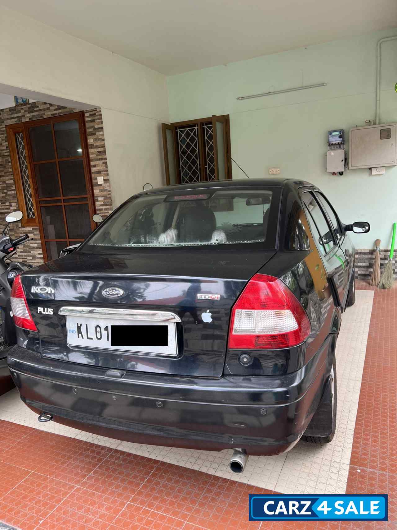 Black Ford Ikon DuraTorq 1.4 TDCi