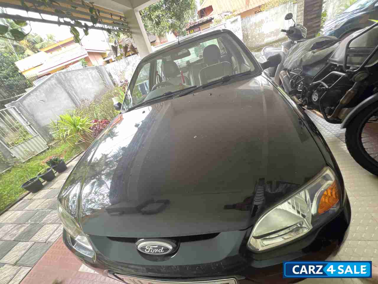 Black Ford Ikon DuraTorq 1.4 TDCi