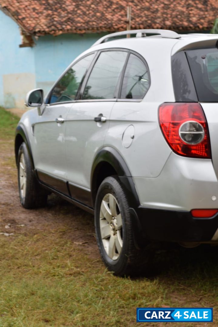 Silver Chevrolet Captiva LT Silver Chevrolet Captiva LT