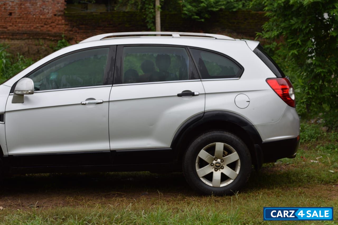 Silver Chevrolet Captiva LT Silver Chevrolet Captiva LT
