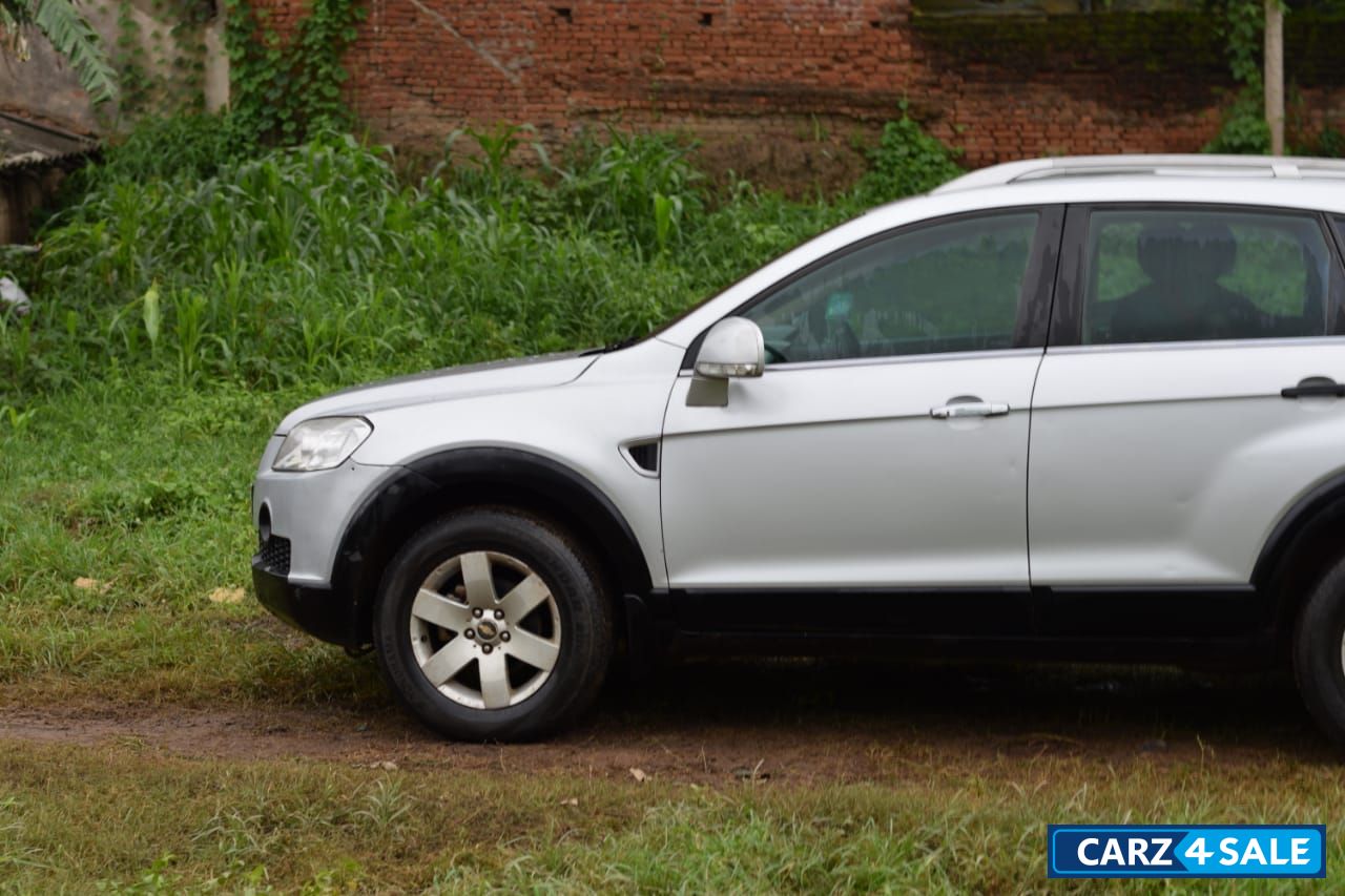Silver Chevrolet Captiva LT Silver Chevrolet Captiva LT