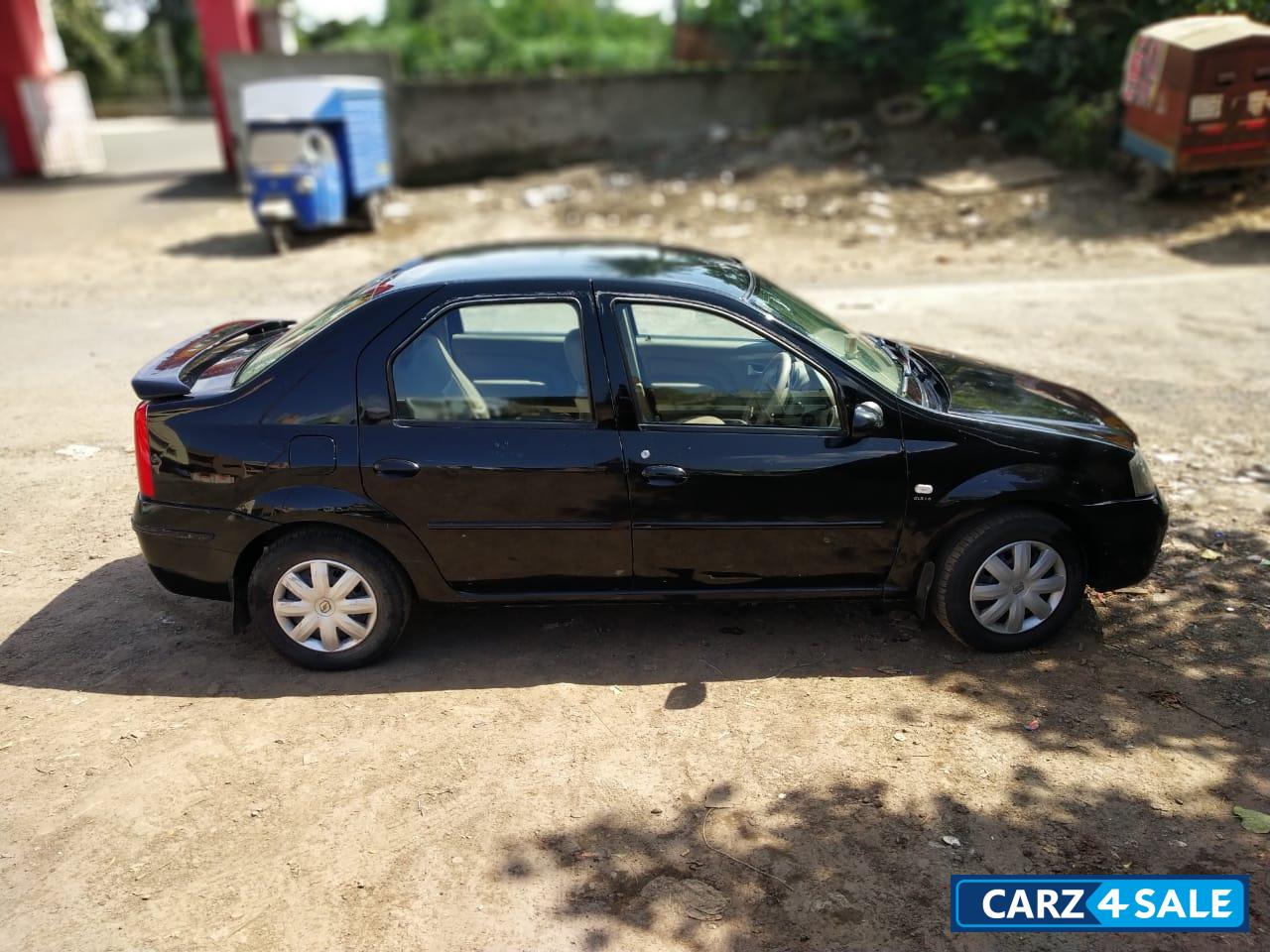 Black Mahindra Renault Logan GLS 1.6 Black Mahindra Renault Logan GLS 1.6