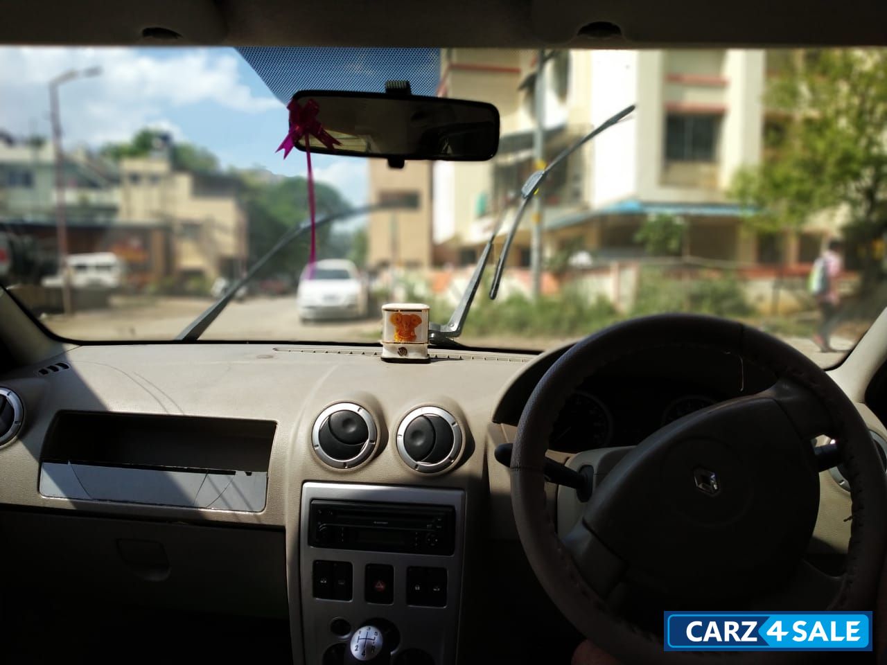 Black Mahindra Renault Logan GLS 1.6 Black Mahindra Renault Logan GLS 1.6