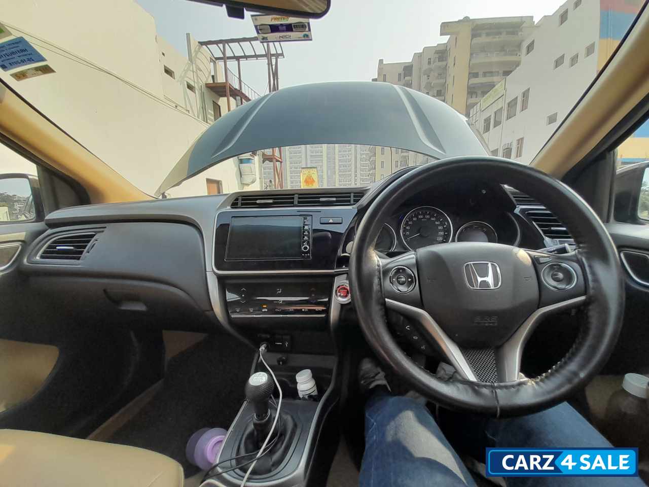 Golden Brown Honda City 1.5 V MT Golden Brown Honda City 1.5 V MT