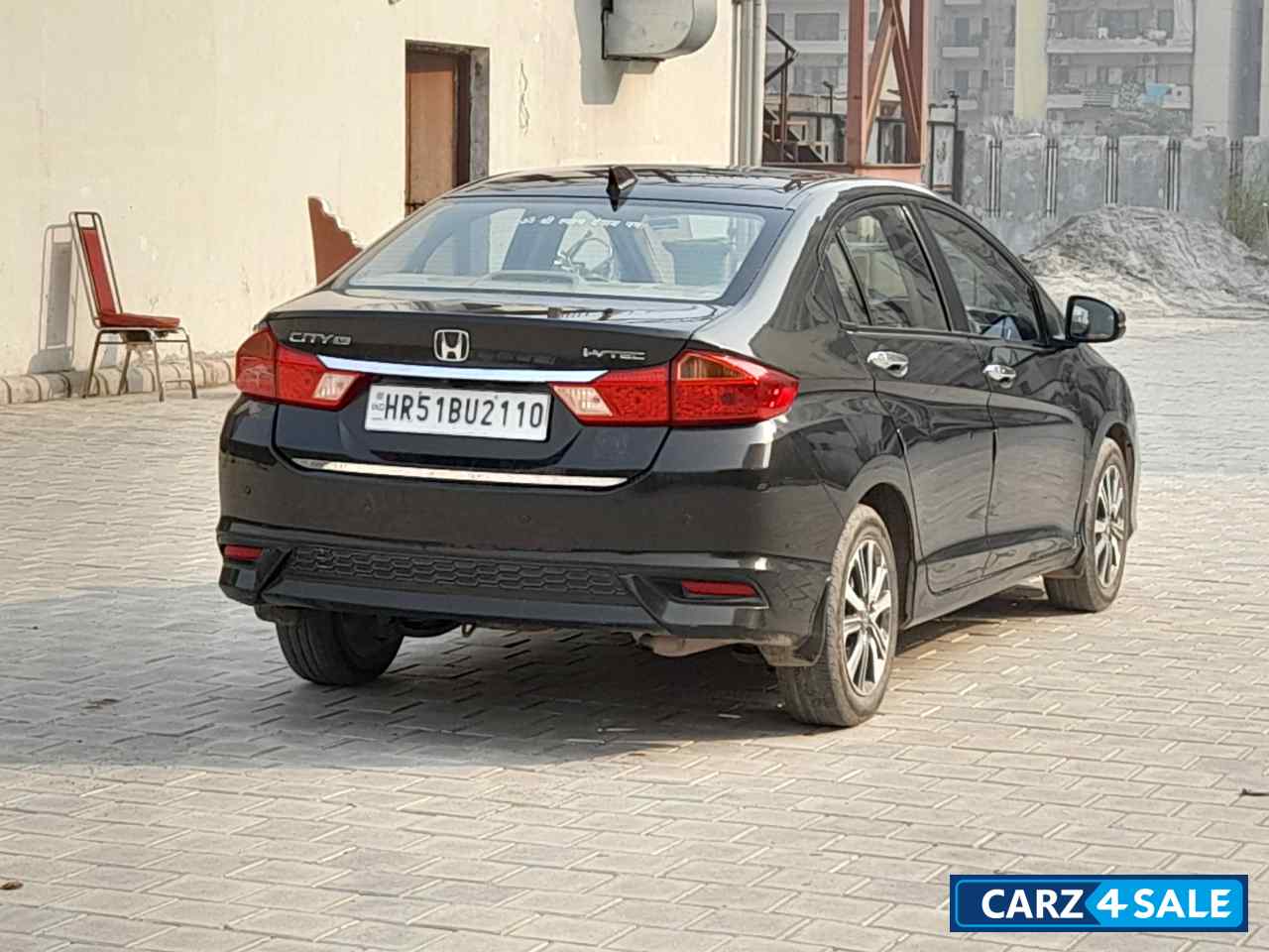 Golden Brown Honda City 1.5 V MT Golden Brown Honda City 1.5 V MT