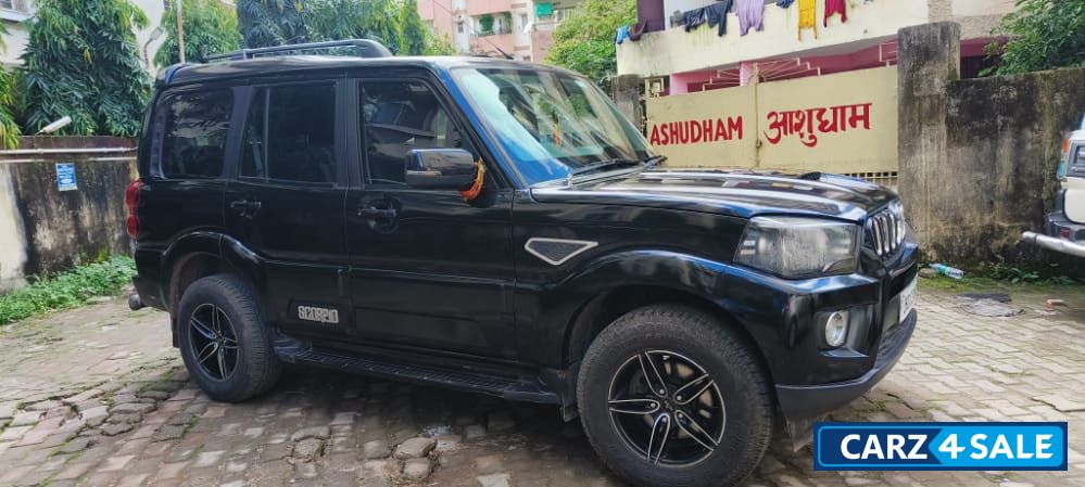 Mahindra Scorpio S11 2WD Diesel