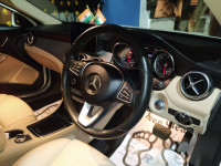 Mercedes-Benz GLA Style 200d Diesel AT